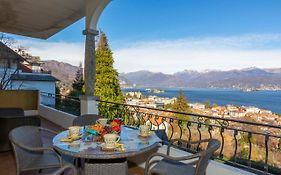 La Rosa Dei Venti Lake View Terrace - Happy Rentals